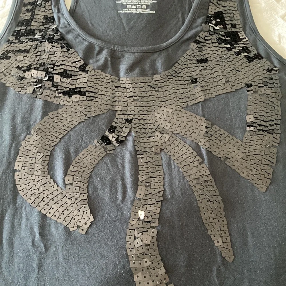 NWOT black halter top size XL with sequin bow design - Picture 3 of 4
